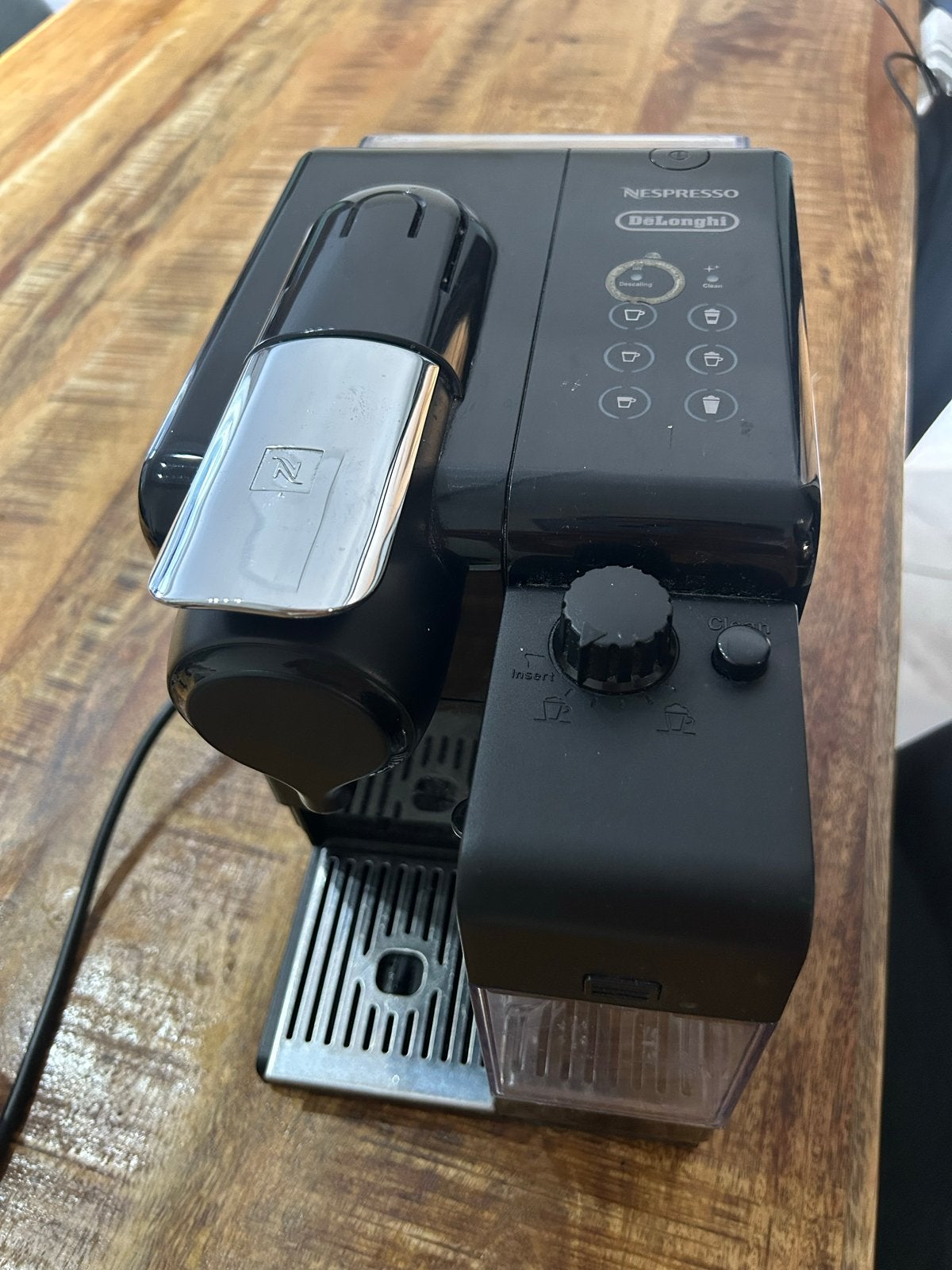 Nespresso DeLonghi EN550.B Lattissima Touch Koffiemachine, Ophalen, Koffiemachine, Zo goed als nieuw, 2 tot 4 kopjes