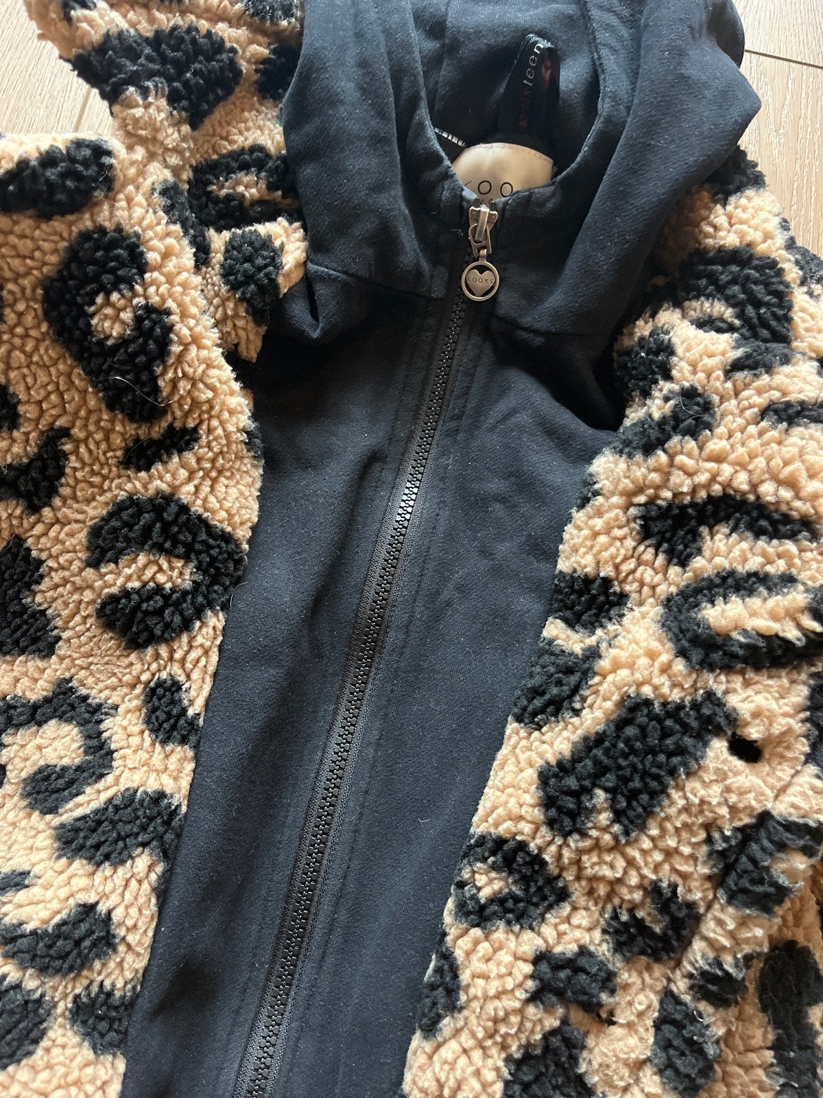 LOOXS Revolution Panterprint Jas met Capuchon Maat 122/128, Ophalen of Verzenden, Gebruikt, Meisje, Jas