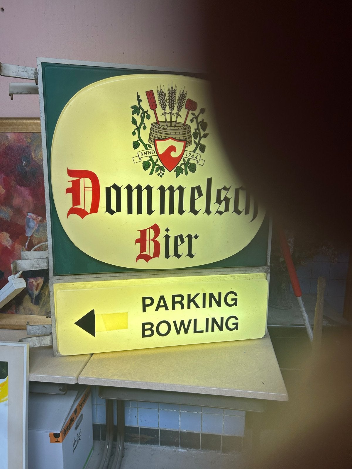 Foto 2 van Vintage Dommelsch Bier Lichtreclame met Parking/Bowling bord