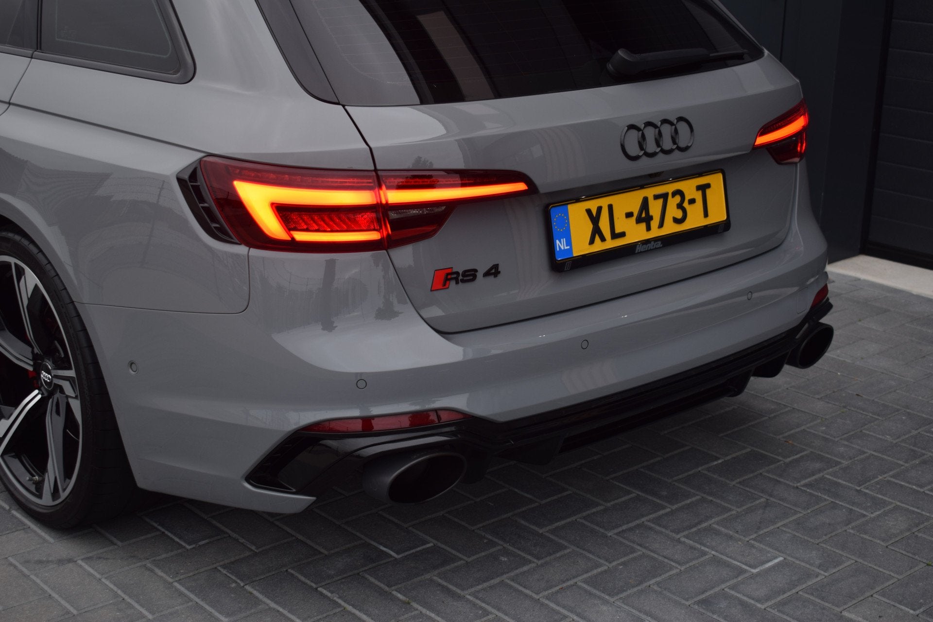 Foto 21 van Audi RS4 2.9 TFSI 450pk Quattro Pano | HUD | Milltek | 360 c