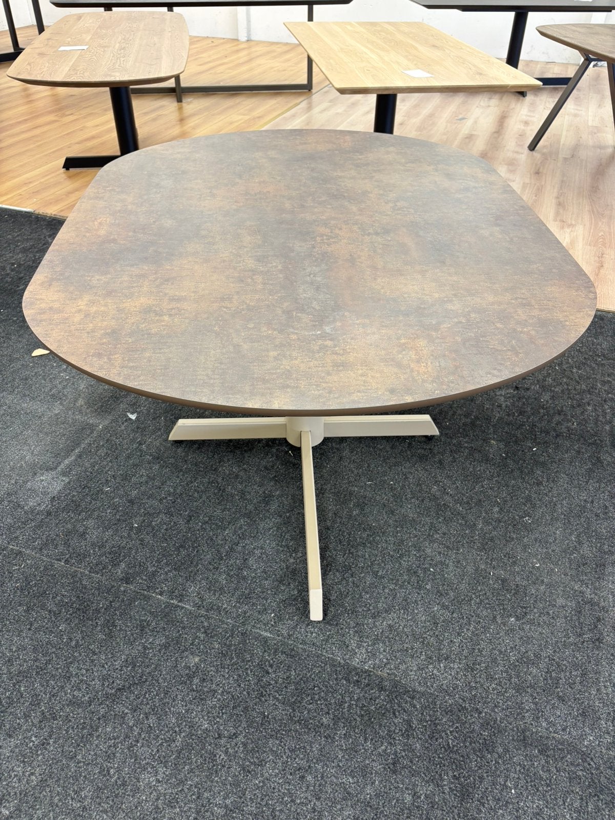 Dyyk eetkamertafel Oxx, Ophalen, 200 cm of meer, 50 tot 100 cm, Zo goed als nieuw