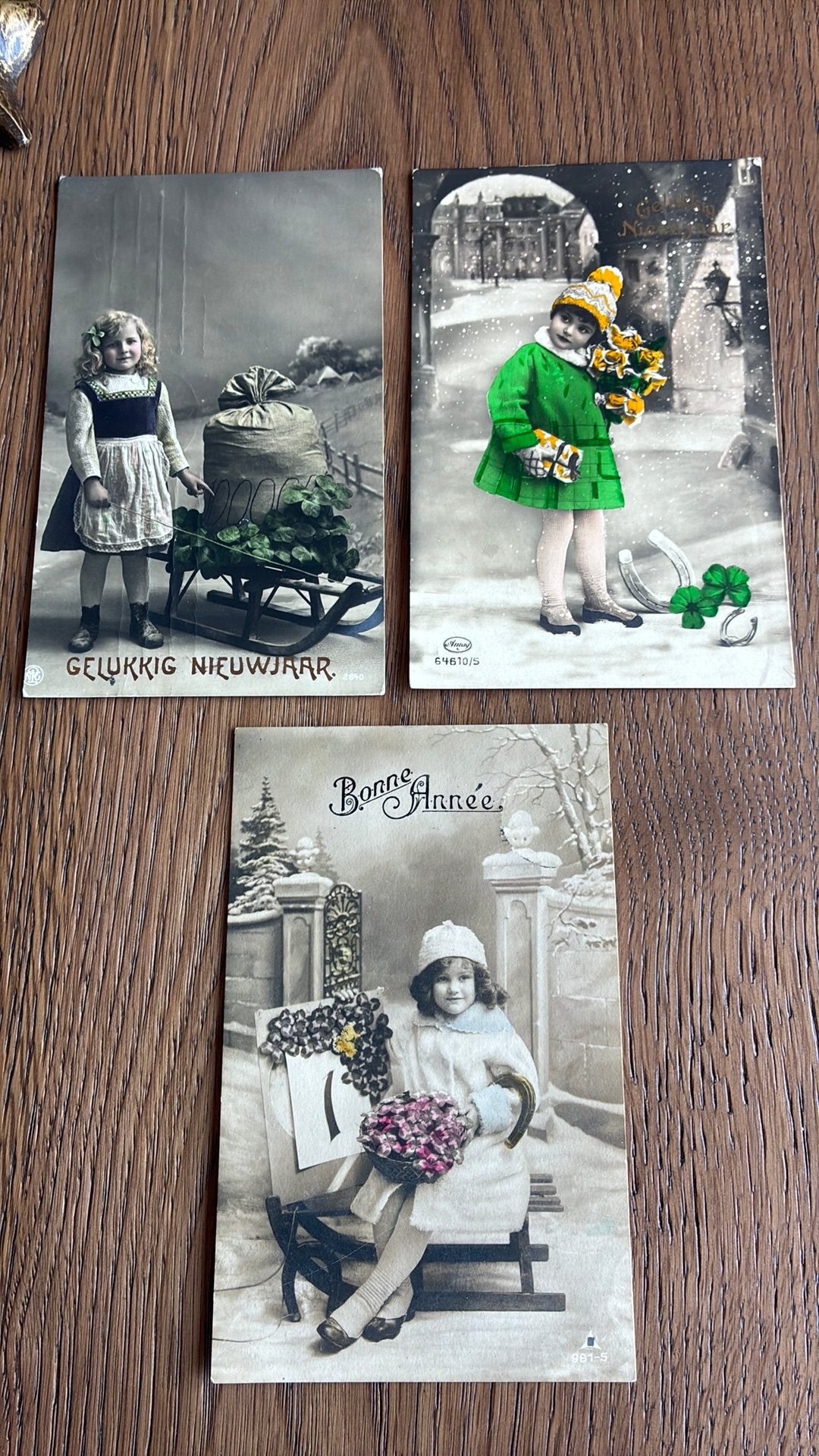 Nieuwjaar. 3 fotokaarten kinderen.Sneeuw,slee,klaver,bloemen, Verzamelen, Ophalen of Verzenden