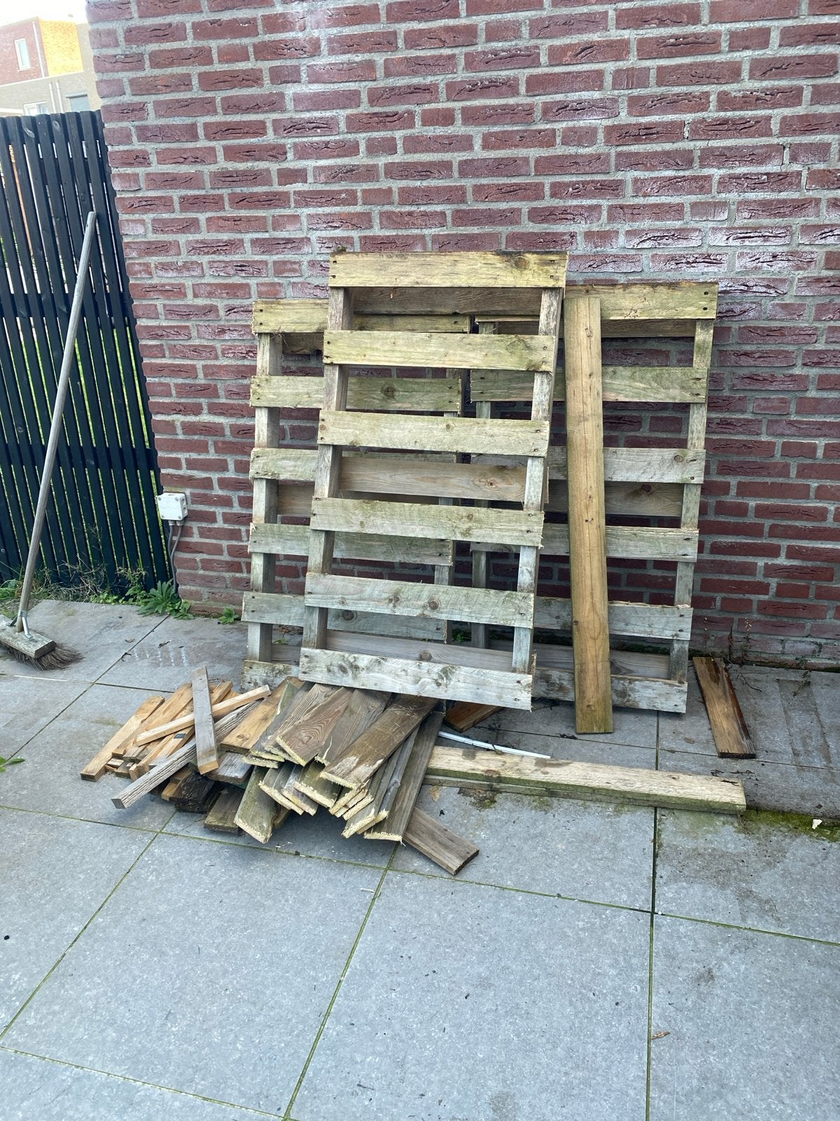 Gebruikte pallets en diverse houten planken, Ophalen, Gebruikt, Minder dan 25 mm, Pallet