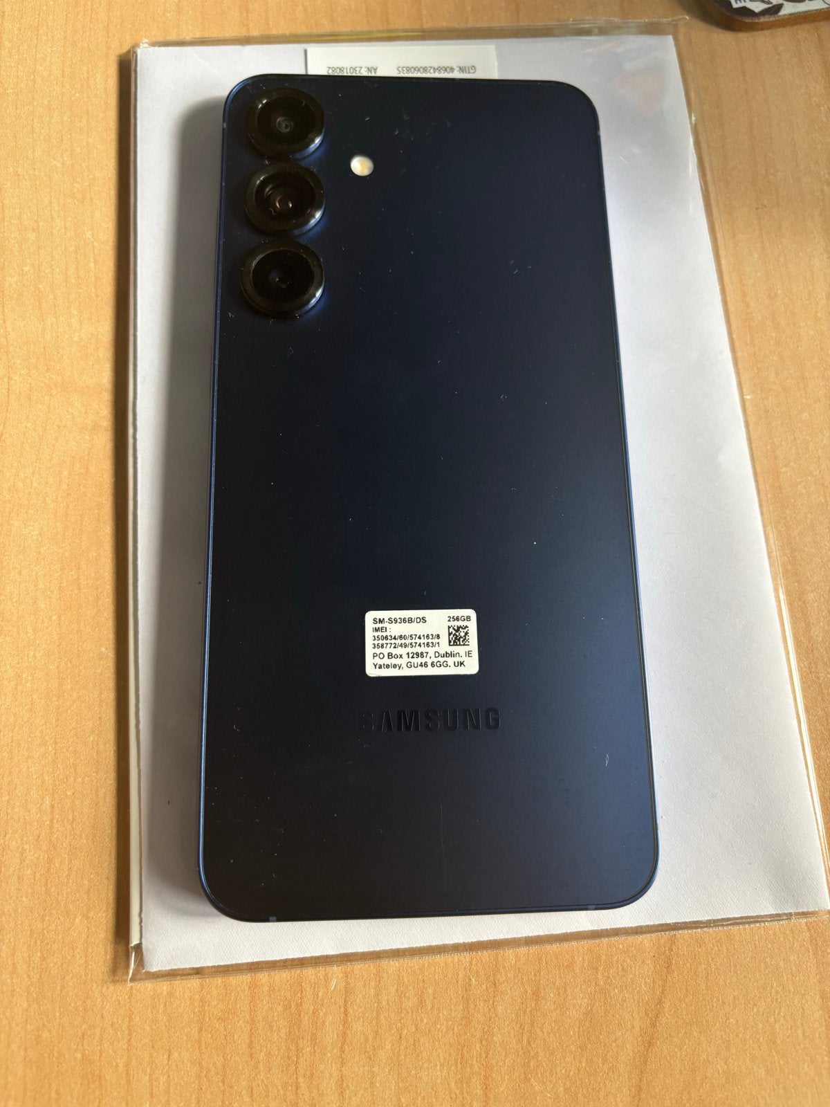 Samsung Galaxy S23 - 256 GB - Zo goed als nieuw