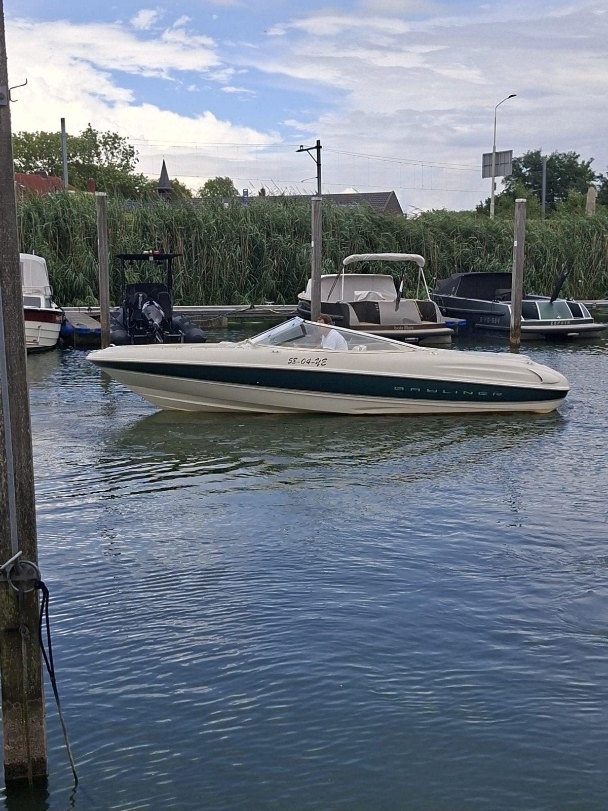 Bayliner 2050 ss Capri met bank  openbow  V6 4.3, Gebruikt, Binnenboordmotor, Biminitop, 225 pk