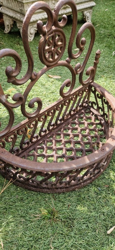 Sierlijke smeedijzeren plantenhanger (brocante), Gebruikt, Minder dan 60 cm, Ophalen of Verzenden, Balkon