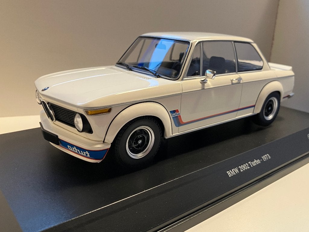 BMW 2002 Turbo van 1973  wit  1/18 Minichamps, Ophalen of Verzenden, Nieuw, Auto, MiniChamps