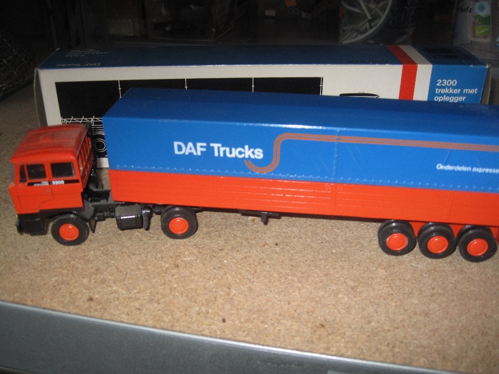 Lion Toys nr. 70 Daf 2800 truck met onderdelen oplegger, Ophalen of Verzenden, Gebruikt, Bus of Vrachtwagen, Lion Toys
