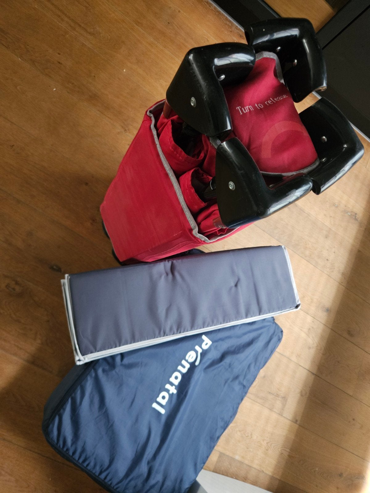 Prénatal campingbedje / reisbedje inklapbaar + matras & tas, Ophalen, Zo goed als nieuw, Reisbedje