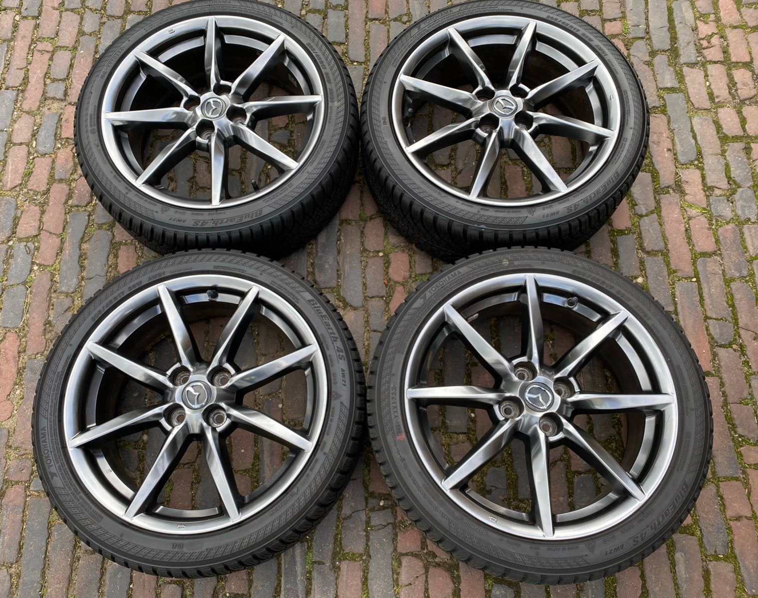 17” Maxda MX-5 Gunmetal velgen + Yokohama All Season banden, Auto-onderdelen, Banden en Velgen, Banden en Velgen, 17 inch, All Season