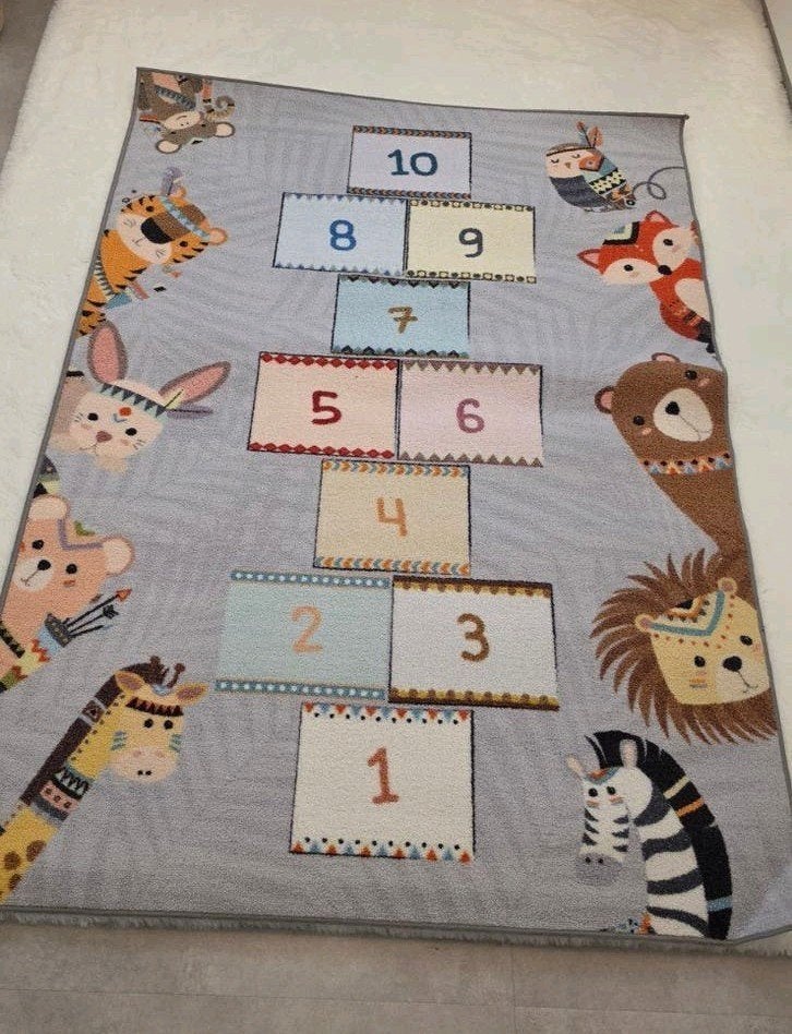 Leuk vloerkleed voor de kinderkamer/speelkamer, Ophalen of Verzenden, Zo goed als nieuw, Rechthoekig, Kinderlijk, Speels, Dierenprint