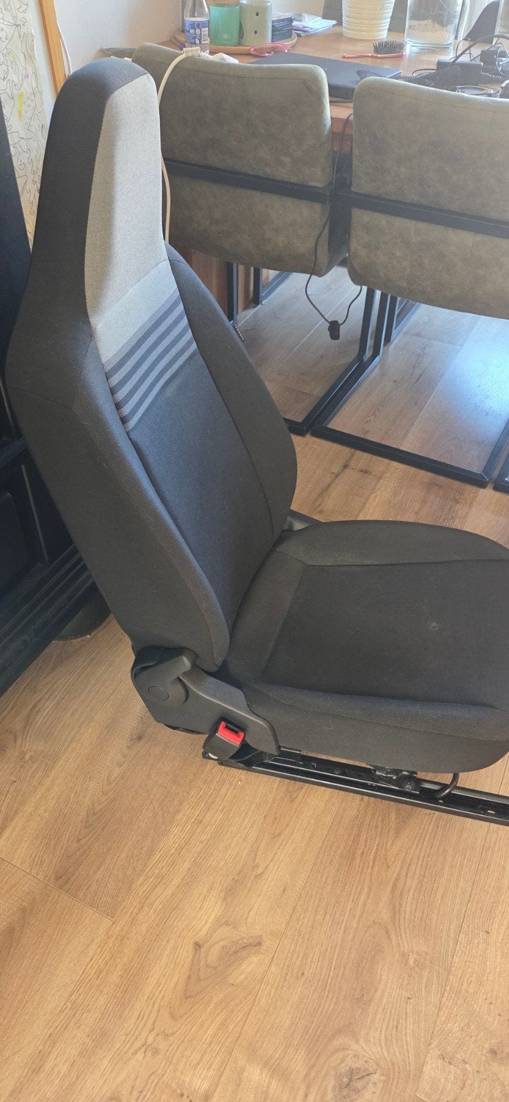 Foto 2 van VW Up! linker voorstoel 2021 met airbag - kleine schade