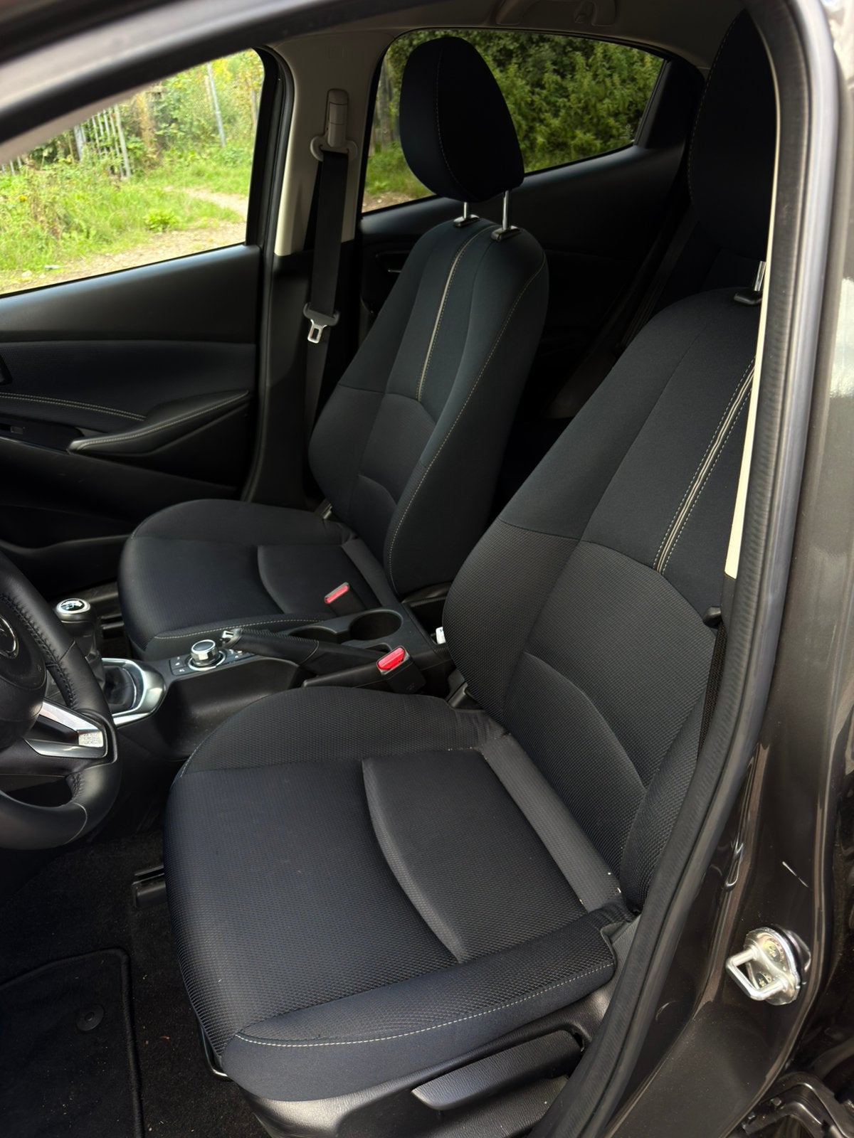 Foto 14 van Mazda 2 1.5 Skyactiv-G Luxury (Modeljaar 2022) – Topstaat