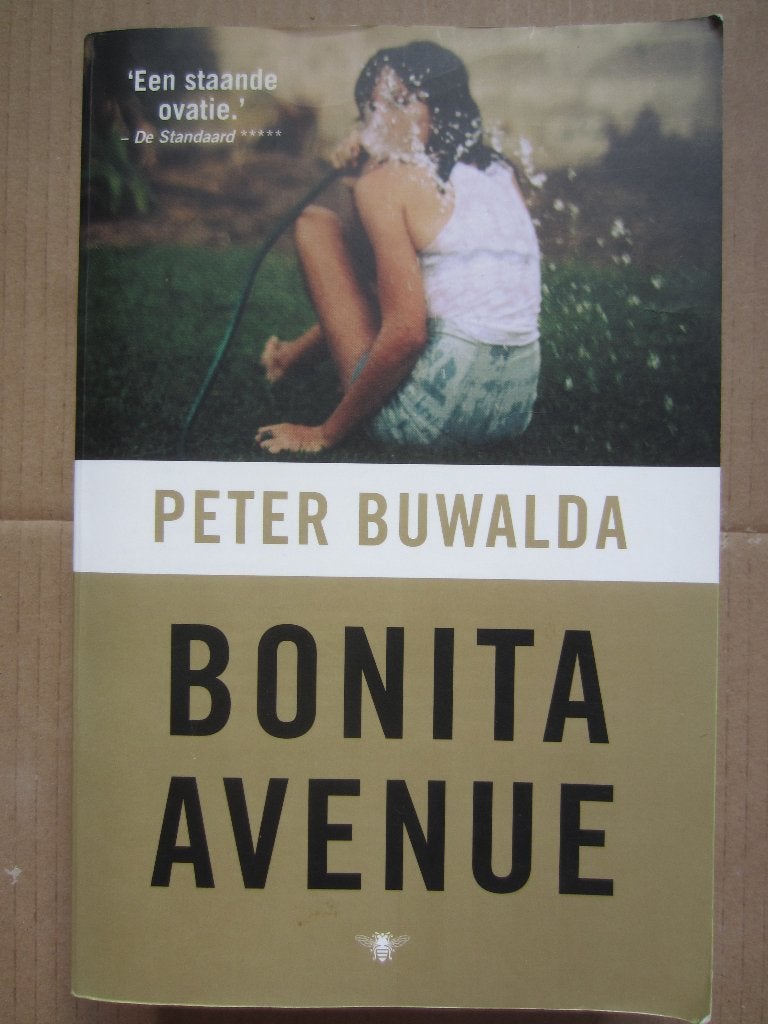 Bonita avenue - Peter Buwalda, Ophalen of Verzenden, Gelezen