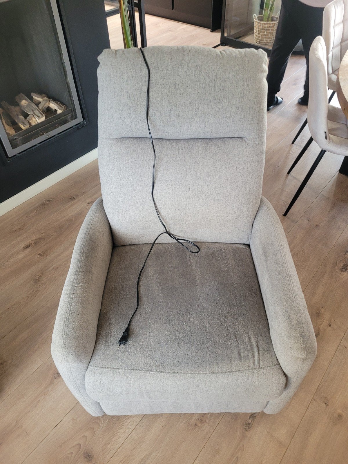 electrische relax stoel, Huis en Inrichting, Fauteuils, Ophalen, Gebruikt, 75 tot 100 cm, Stof