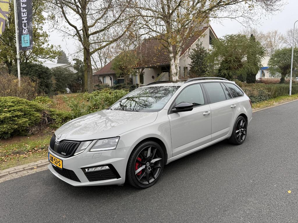 Skoda Octavia 2.0 TSI DSG RS 230 Challenge•Pano•NardoGre, Gebruikt, Euro 6, 4 cilinders, 1984 cc