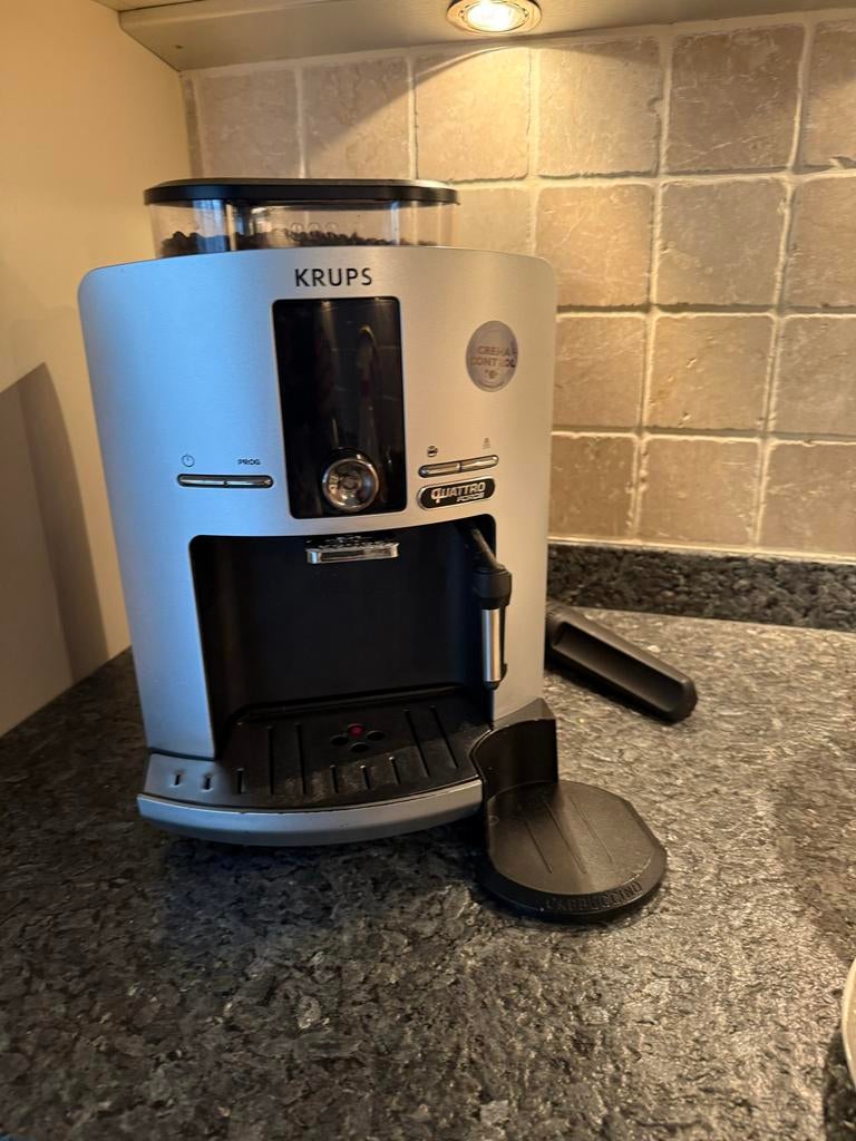 Krups Quattro Force Koffiemachine - Zo goed als nieuw, Koffiemachine, Koffiebonen, Zo goed als nieuw, 2 tot 4 kopjes