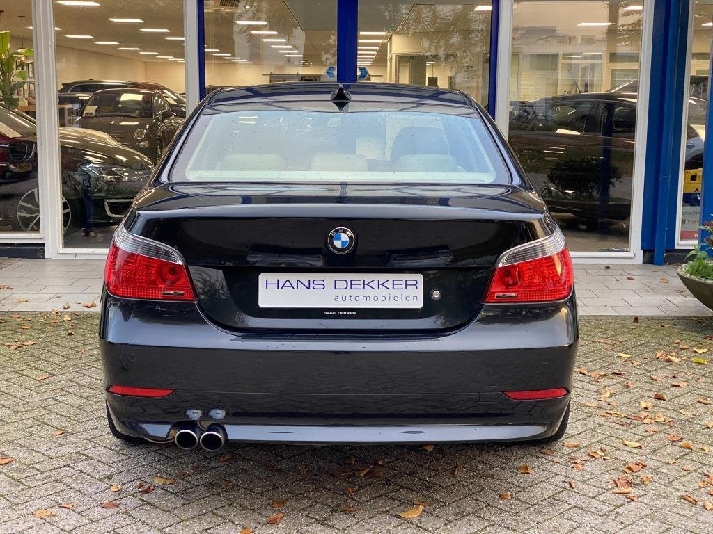 BMW 5 Serie 5-550i leer automaat navigatie 550i, Auto's, Automaat, Navigatiesysteem, Achterwielaandrijving, Gebruikt