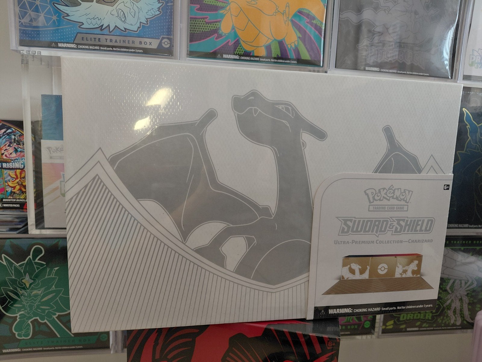 Charizard sword and shield Ultra premium collection, Ophalen of Verzenden, Nieuw, Boosterbox, Foil