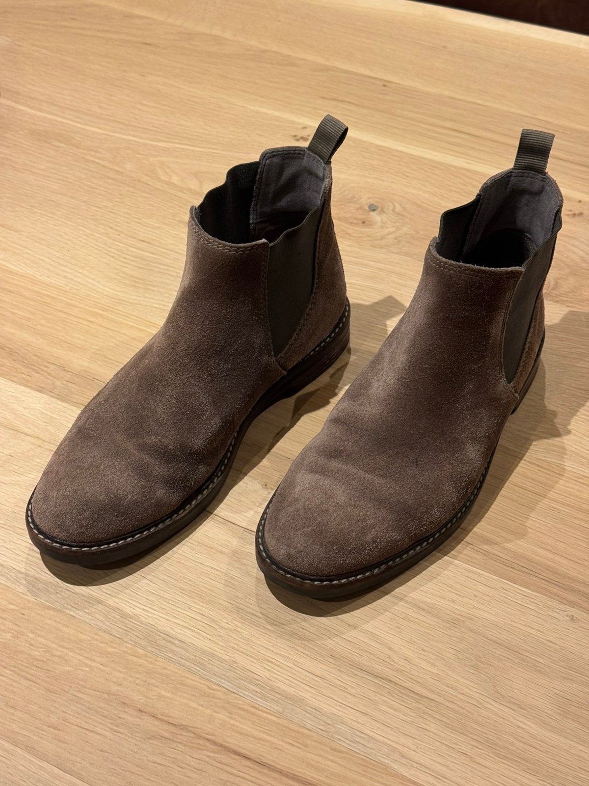 Clarks Paulson Up Chelsea boots - taupe Suede - maat 41, Kleding | Heren, Overige kleuren, Boots, Ophalen of Verzenden, Zo goed als nieuw
