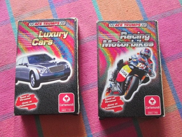 Ace Trumps Luxury cars en Racing motorbikes TEZAMEN € 4, Ophalen, Zo goed als nieuw