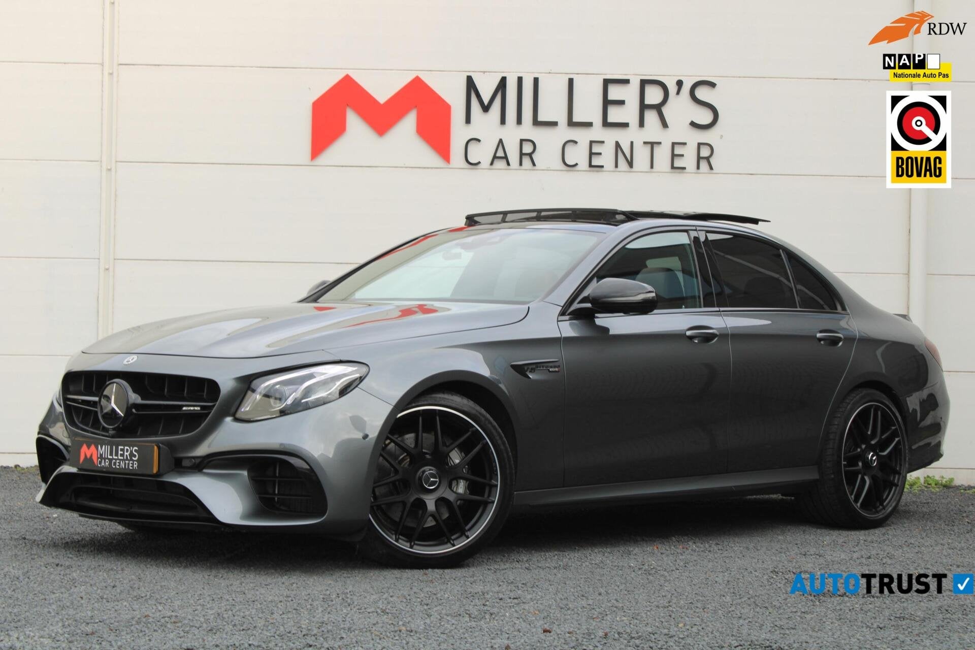 Mercedes E-klasse AMG 63 4MATIC 360 PANO HUD LUCHTVERING, Auto's, Automaat, Gebruikt, Met garantie (alle), Vierwielaandrijving