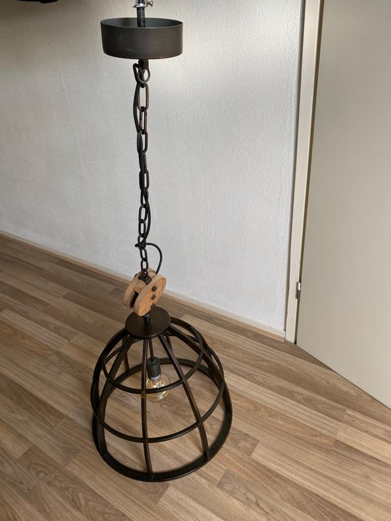 Industriële hanglamp met katrol - Metaal en Hout, Ophalen, Zo goed als nieuw, 75 cm of meer, Industrieel