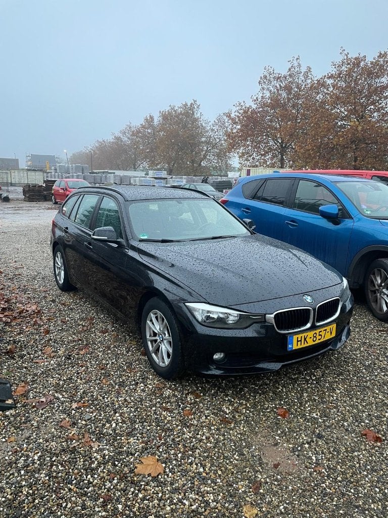 BMW 3-Serie 316i 136pk 2014 Zwart, Auto's, BMW, Zwart, 4 cilinders, Zwart, Handgeschakeld