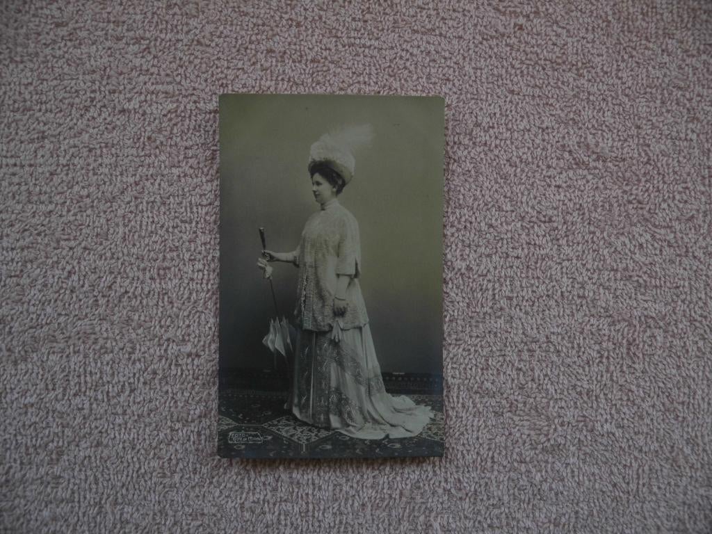 Koningin Wilhelmina ??, Ophalen of Verzenden, Voor 1920, Ongelopen, Sterren en Beroemdheden