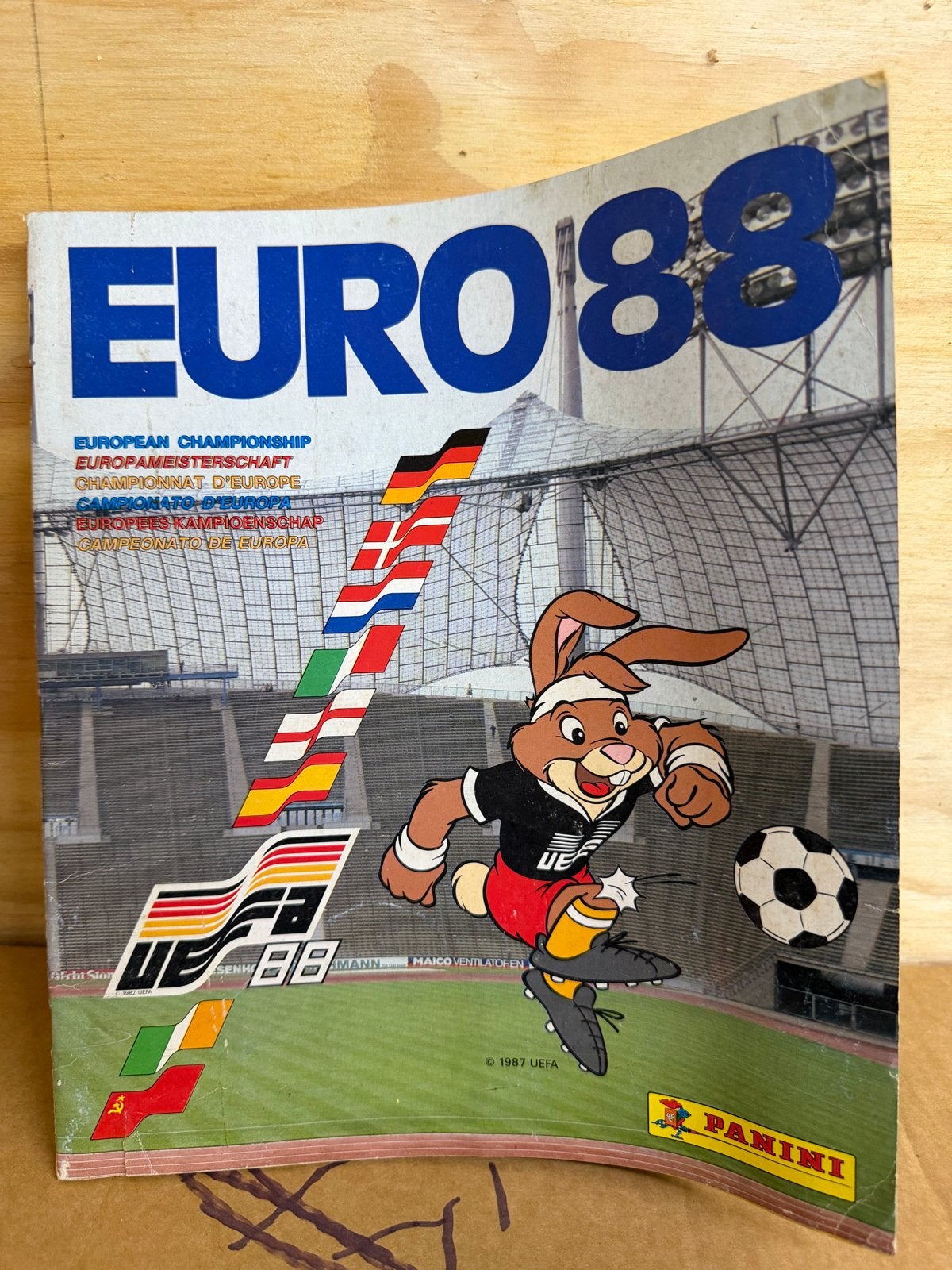 Panini Plaatjes Album 1987 Euro 88 Compleet Goede Staat, Ophalen of Verzenden, Gebruikt, Overige sporten, Poster, Plaatje of Sticker