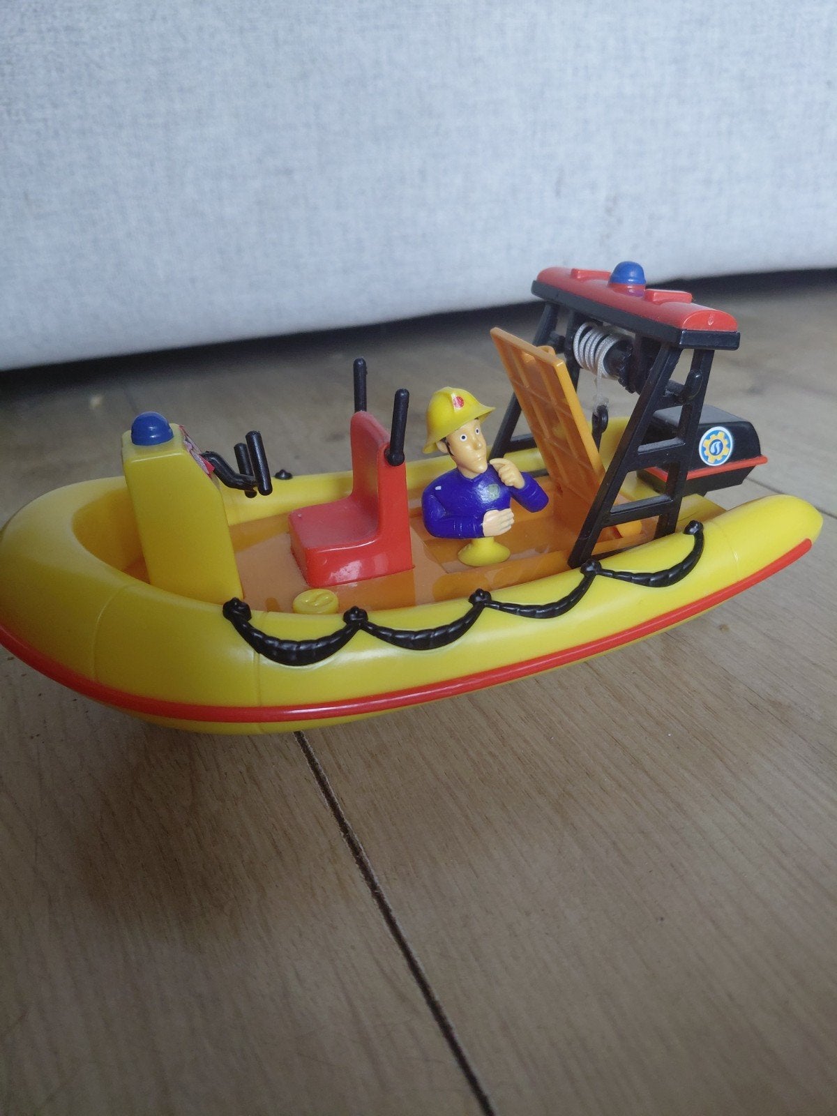 Brandweerman Sam boot met Jenny en extra poppetje, Ophalen of Verzenden, Gebruikt