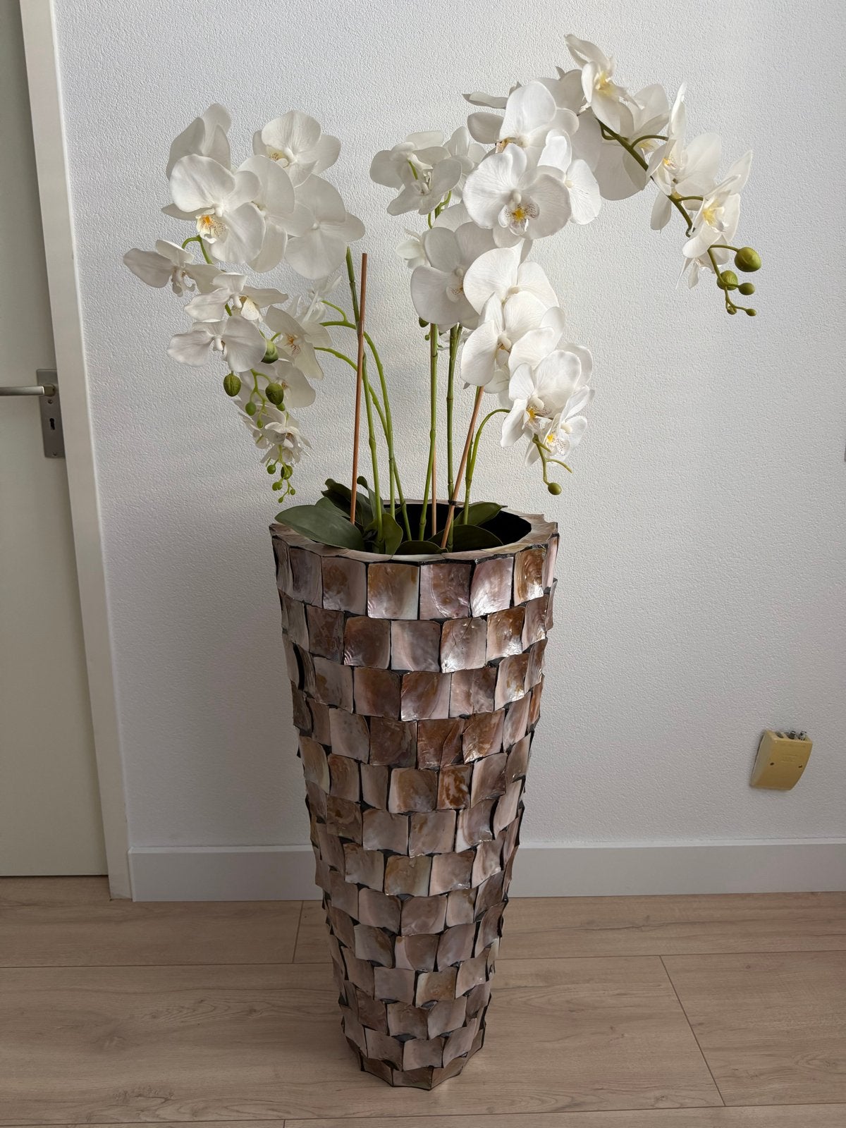 Mooie bloempot met lichte schade - Zelf aangeschaft voor €40, Tuin en Terras, Bloempotten, 25 tot 40 cm, Overige materialen, Gebruikt