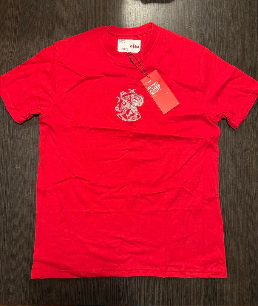 Ajax Retro Shirt 1973 2022 Oud Logo L Bieden goed doel fside, Kleding | Heren, T-shirts, Nieuw, Maat 52/54 (L), Rood, Ophalen of Verzenden
