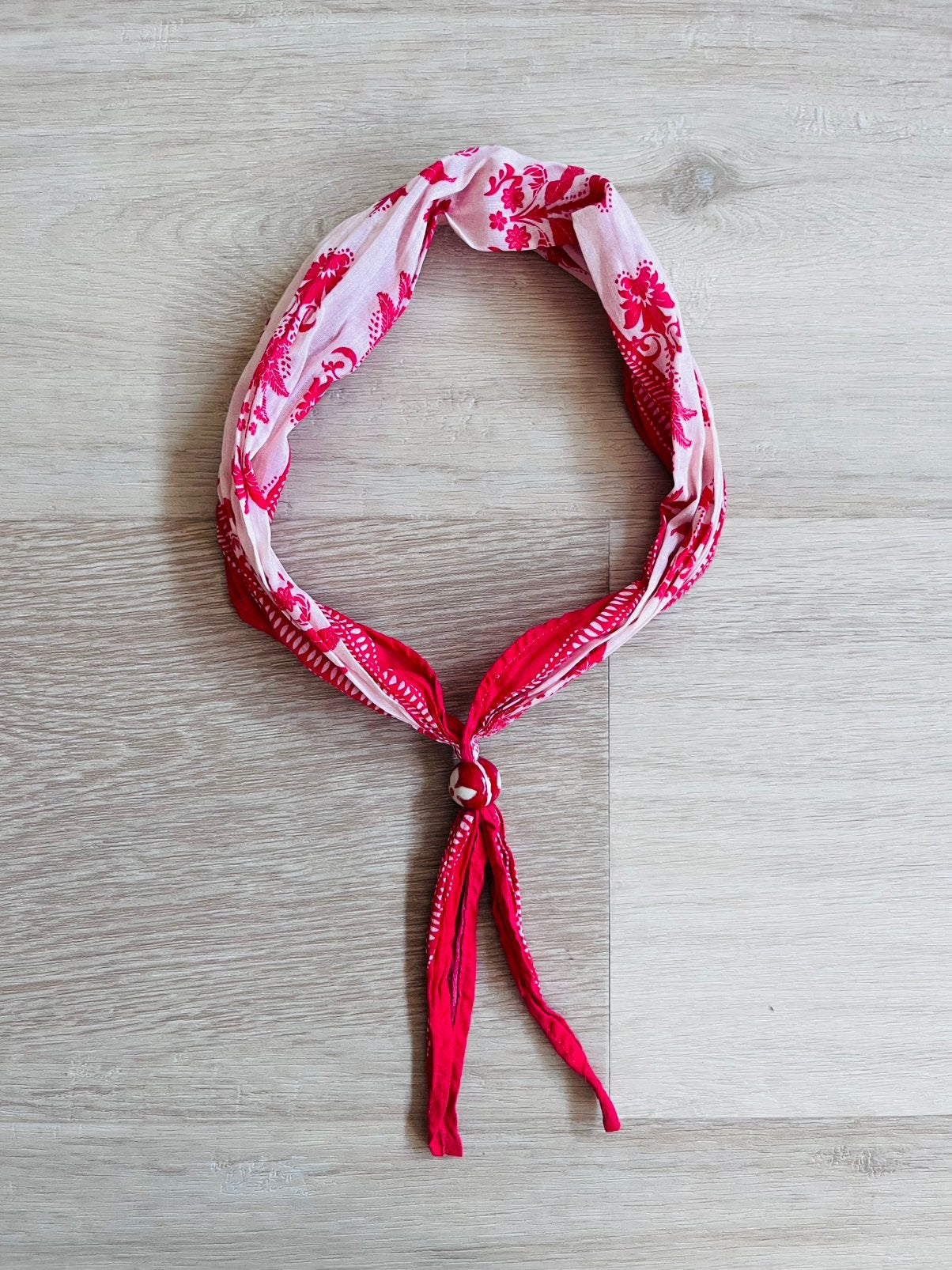Bandana sjaaltje cotton club met sjaalring / sjaalklem, Kleding | Dames, Mutsen, Sjaals en Handschoenen, Ophalen of Verzenden