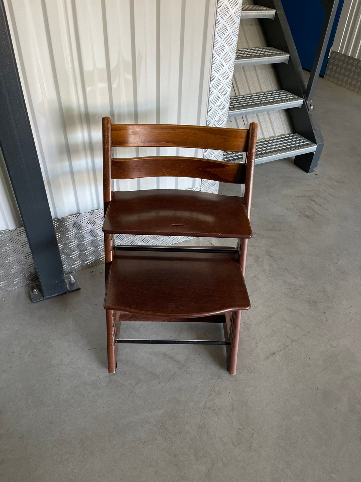 Stokke tripp trapp WALNOOT / watm bruin IZGS, Ophalen, Zo goed als nieuw, Meegroeistoel