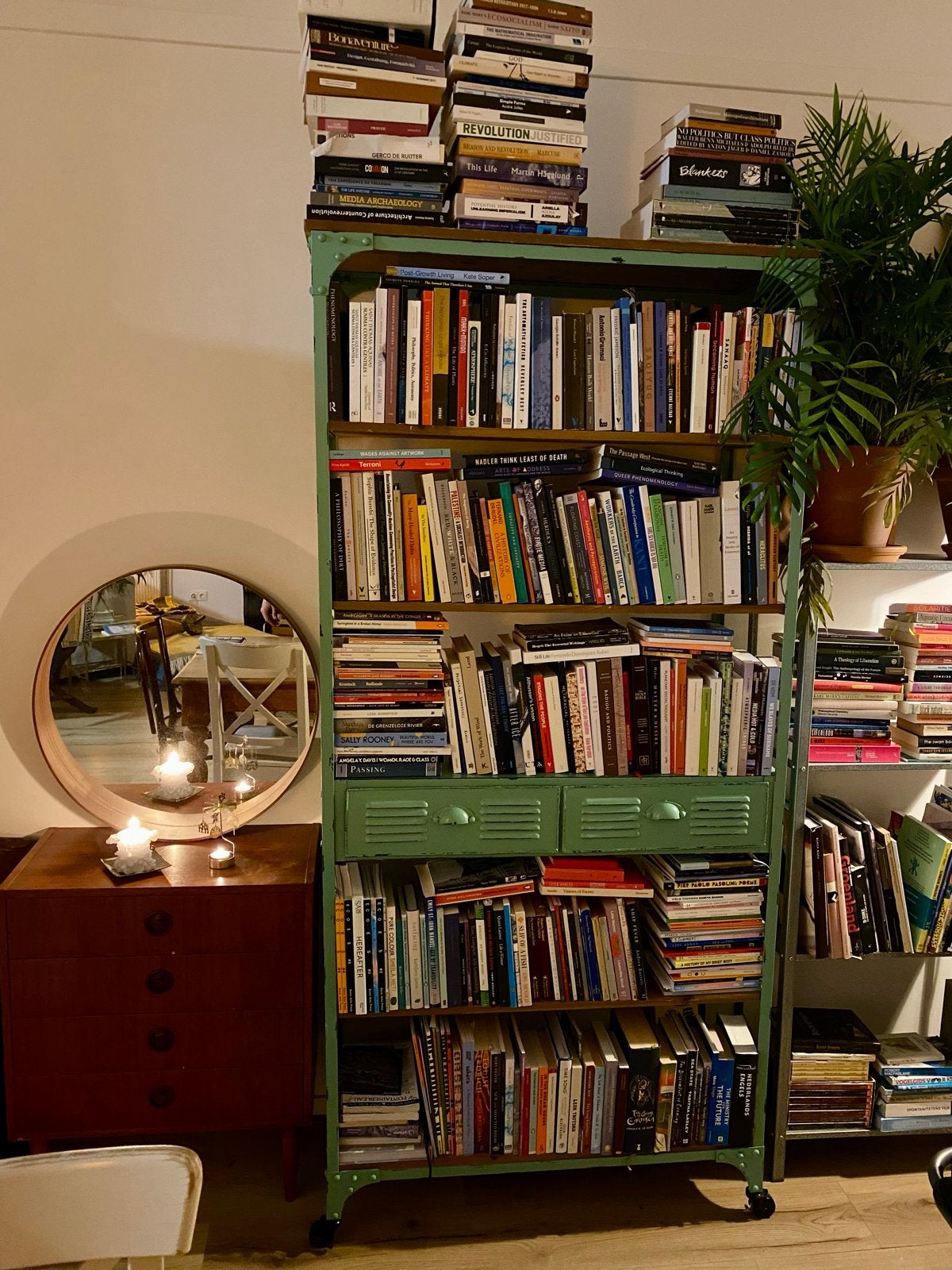 Vintage Boekenkast op Wielen met Houten Planken, Huis en Inrichting, Ophalen, Met plank(en), Gebruikt, 50 tot 100 cm