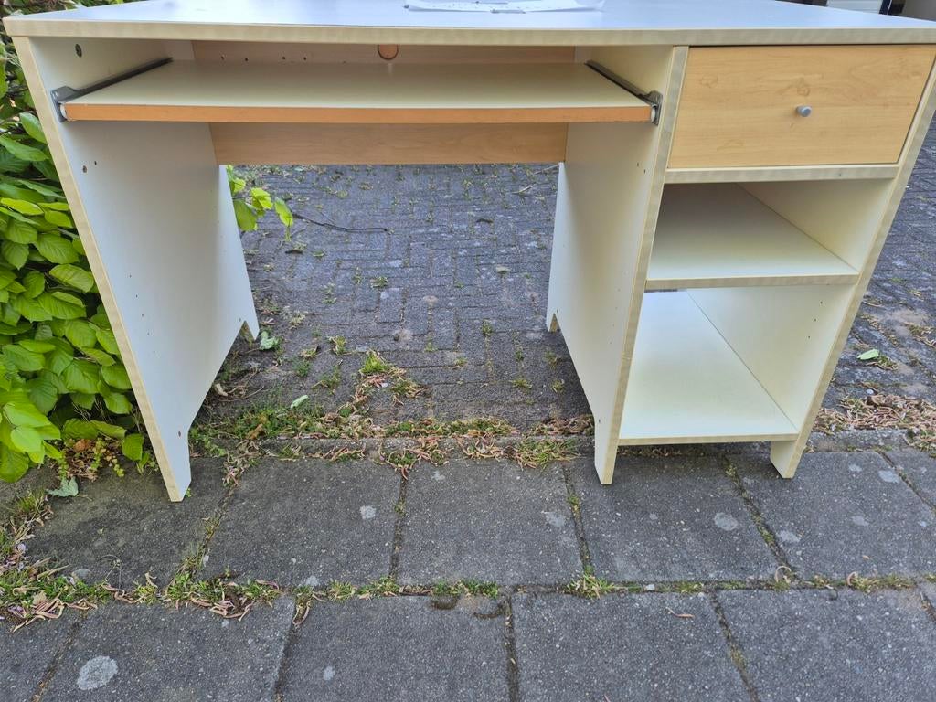 Gratis bureau, Ophalen of Verzenden, Gebruikt