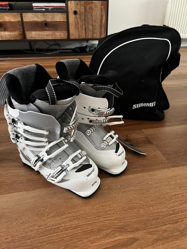 Salomon Ski Schoenen maat 23.5 (38), Ophalen, 160 tot 180 cm, Schoenen, Salomon