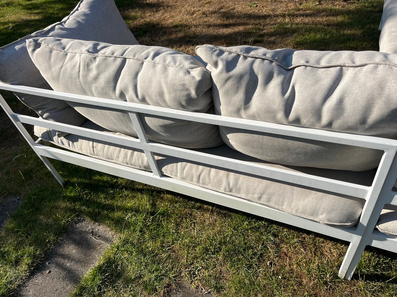 Comfortabele witte loungeset met lichte (taupe) kussens, Ophalen, Gebruikt, 6 zitplaatsen, Aluminium