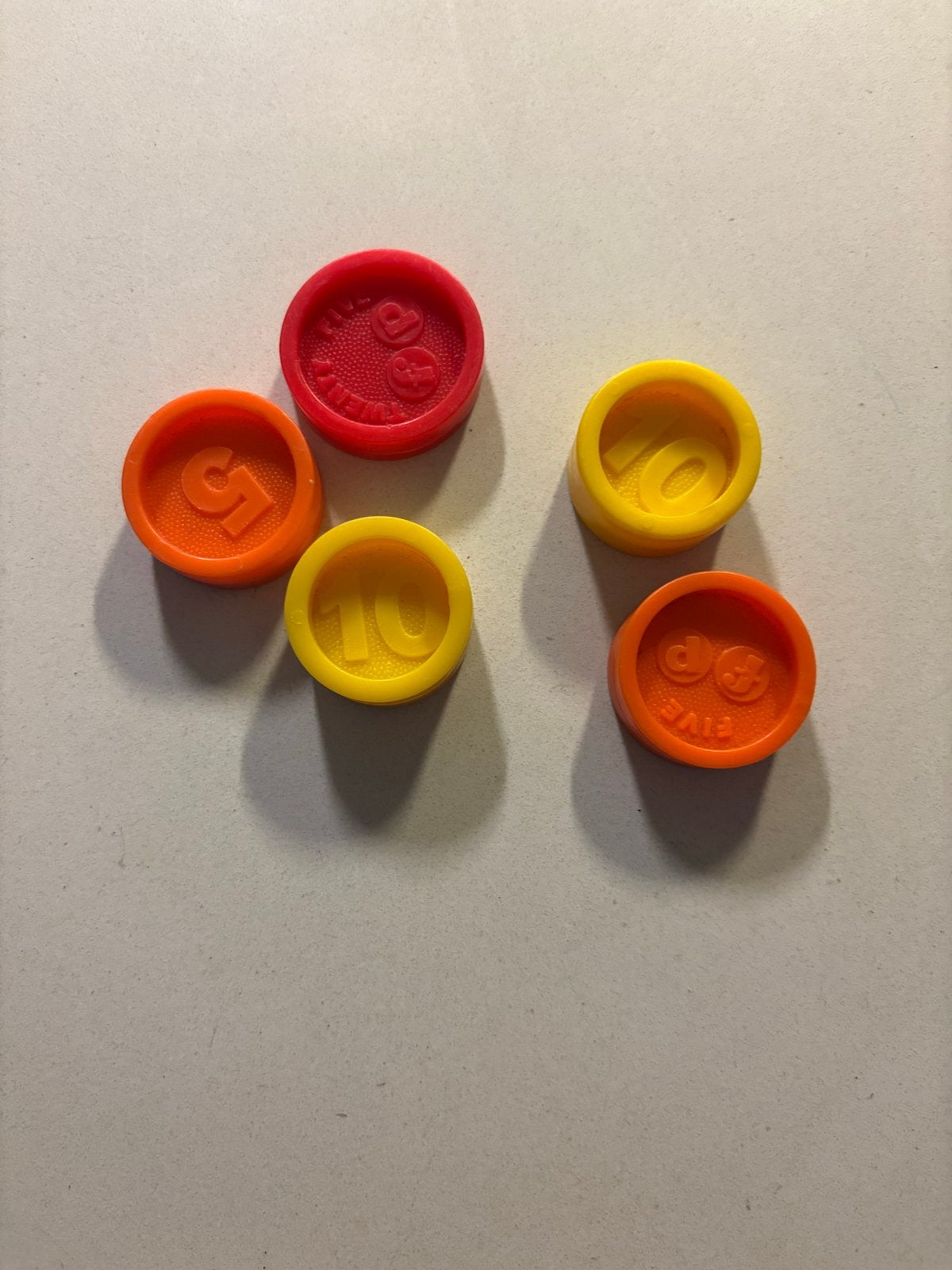 Fisher Price 5 plastic fiches/munten voor vintage kassa!, Kinderen en Baby's, Speelgoed | Fisher-Price, Ophalen of Verzenden, Zo goed als nieuw