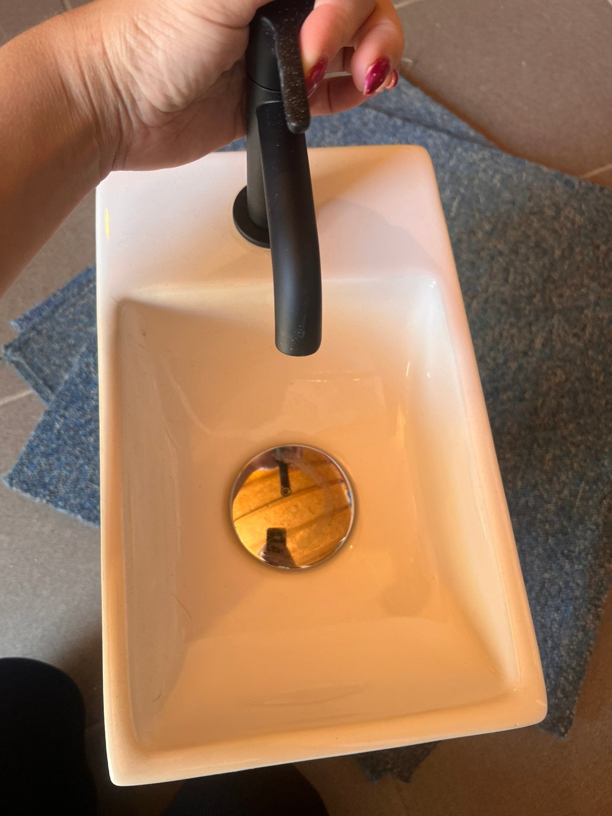 Fonteintje toilet met zwarte kraan, Ophalen, Zo goed als nieuw, Kraan
