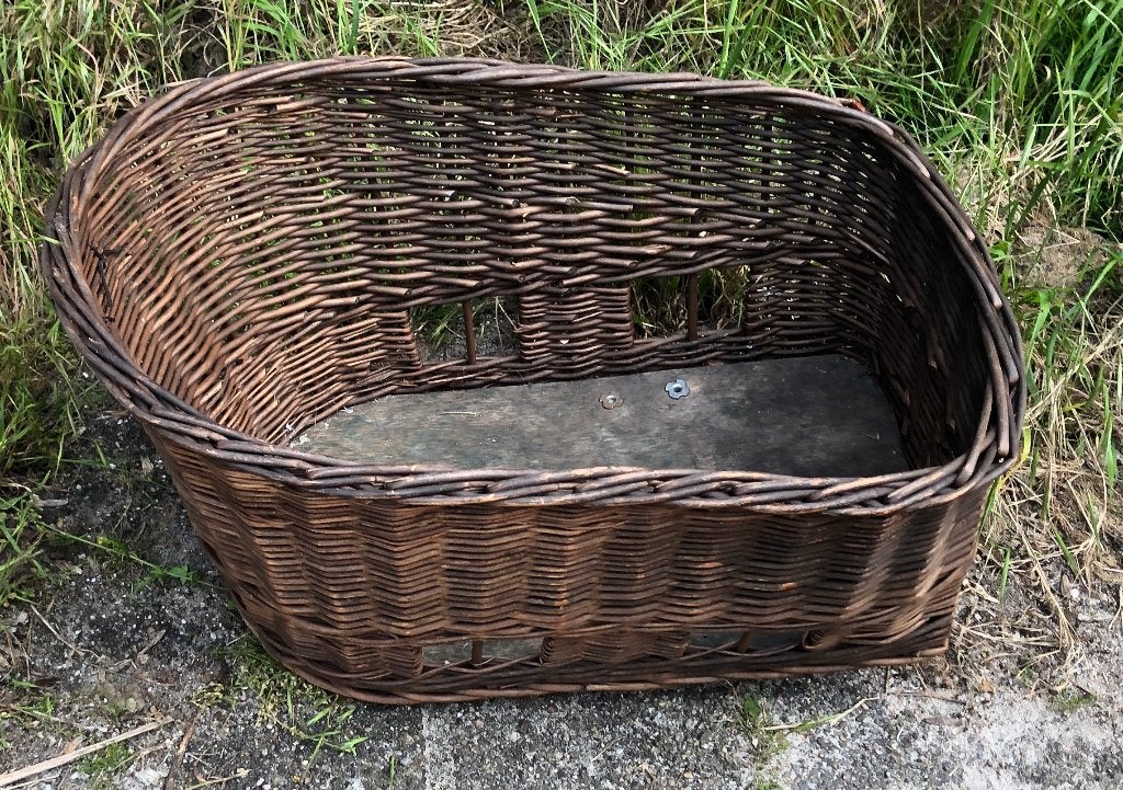 Rotan fiets mand voor achterop met bevestiging, Fietsen en Brommers, Fietsaccessoires | Fietsstoeltjes, Ophalen of Verzenden, Zo goed als nieuw