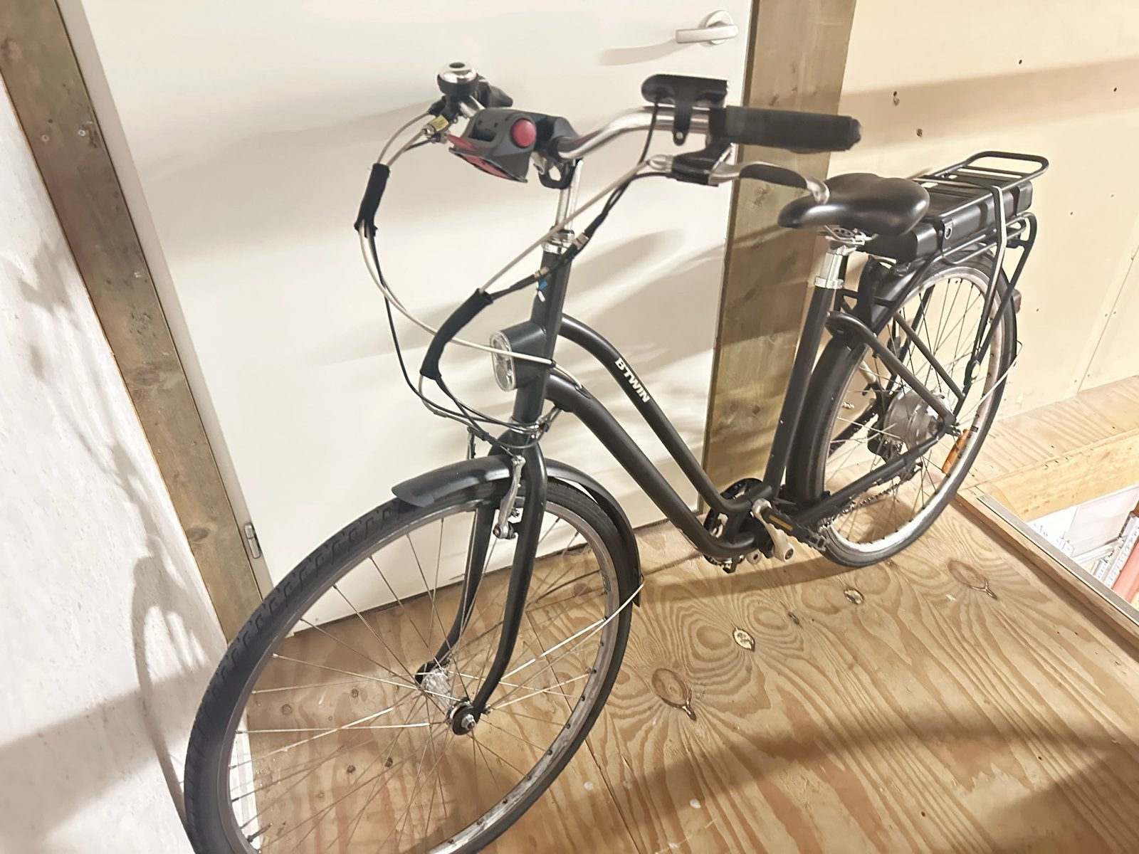 Btwin Elops 500 elektrische damesfiets met mankementen, Fietsen en Brommers, Ophalen, Gebruikt, Overige merken