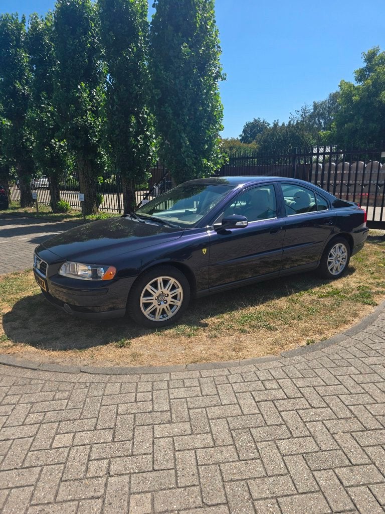 Volvo S60 2.4 Edition II topstaat carplay, Auto's, Gebruikt, Beige, Blauw, S60