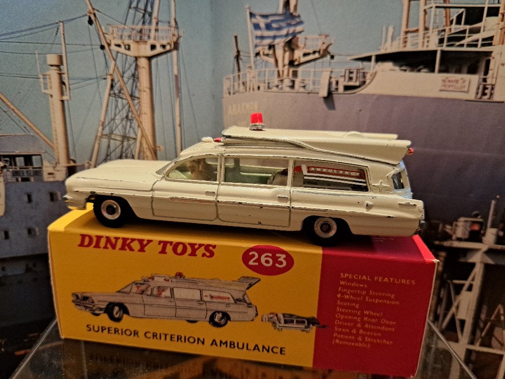 Dinky Toys no 263 Superior Criterion Ambulance (2) 1/43, Verzenden, Gebruikt, Auto, Dinky Toys