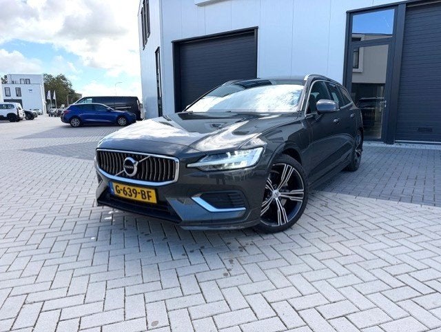 Volvo V60T8 TE AWD Inscr. Headup Pano Apple/Android, Gebruikt, 4 cilinders, Adaptive Cruise Control, 420 min