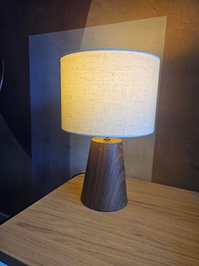 Mooie Tafellamp Finne, Huis en Inrichting, Lampen | Tafellampen, Ophalen, Nieuw, Stof, Modern