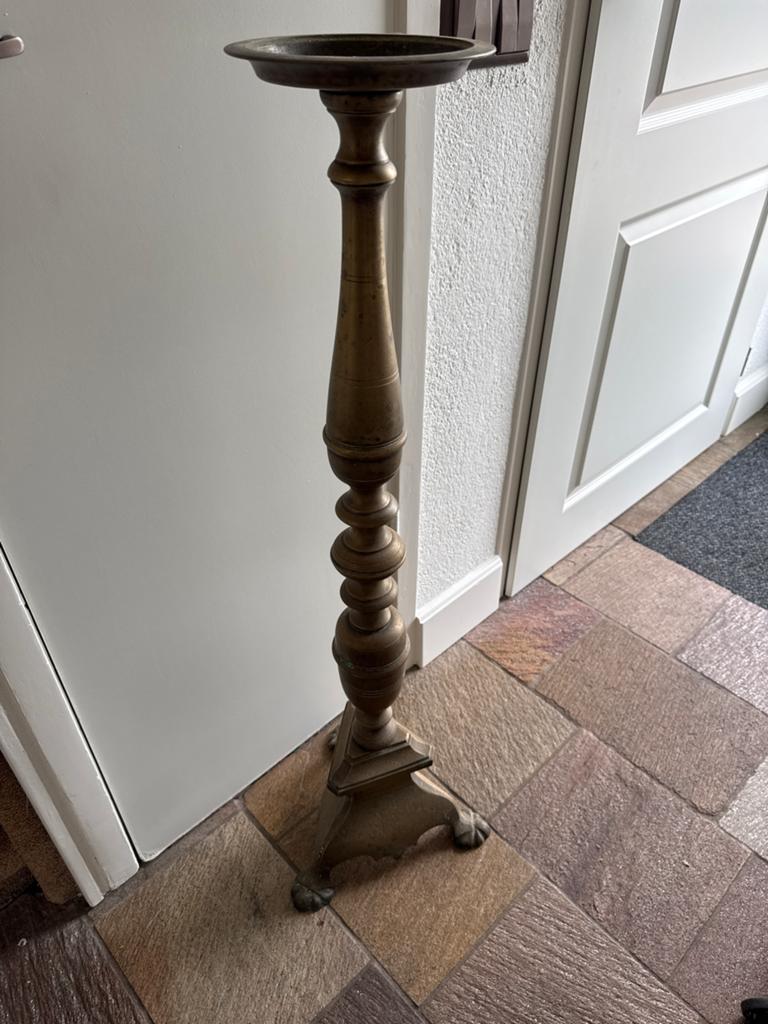 Antieke koperen kandelaar met klauwpoten, Antiek en Kunst, Antiek | Kandelaars, Ophalen of Verzenden, Koper of Brons