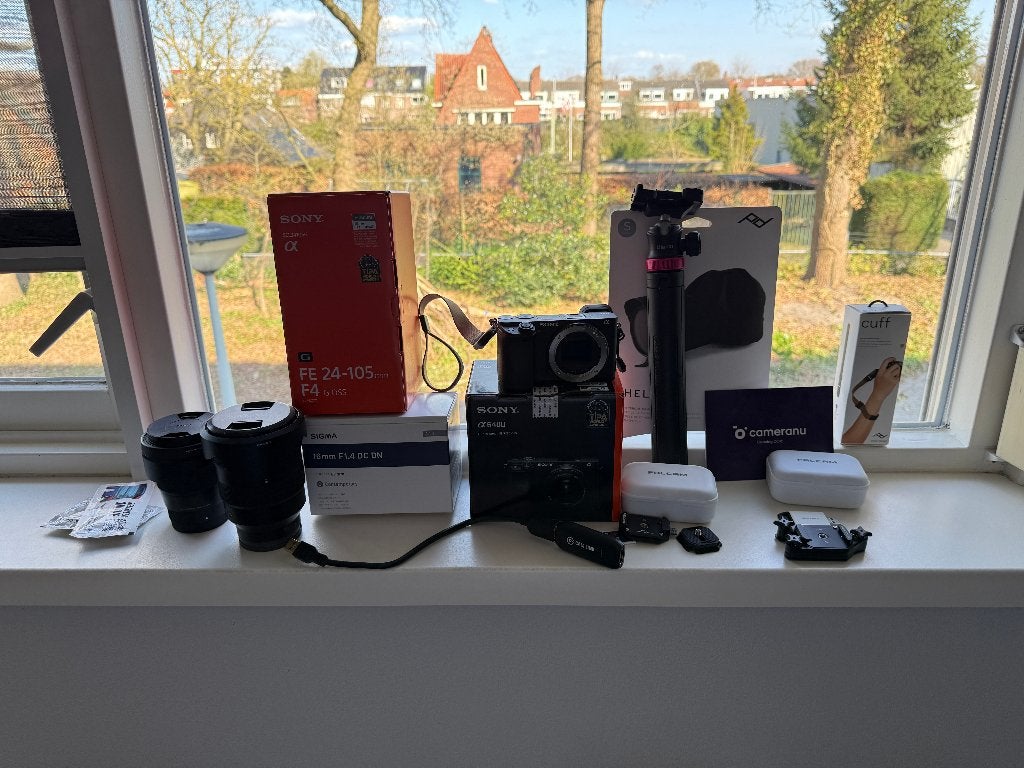 Sony A6400 body + Sigma 16mm + Sony FE 24-105mm, Verzenden, Nieuw, 24 megapixels, Sony