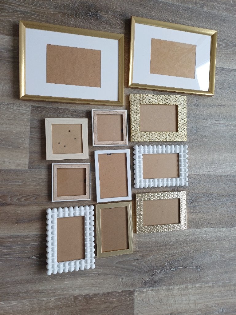 Een hele partij fotolijstjes wit, goud, glans, bolletjes, Ophalen, Met glas, Nieuw, Goud